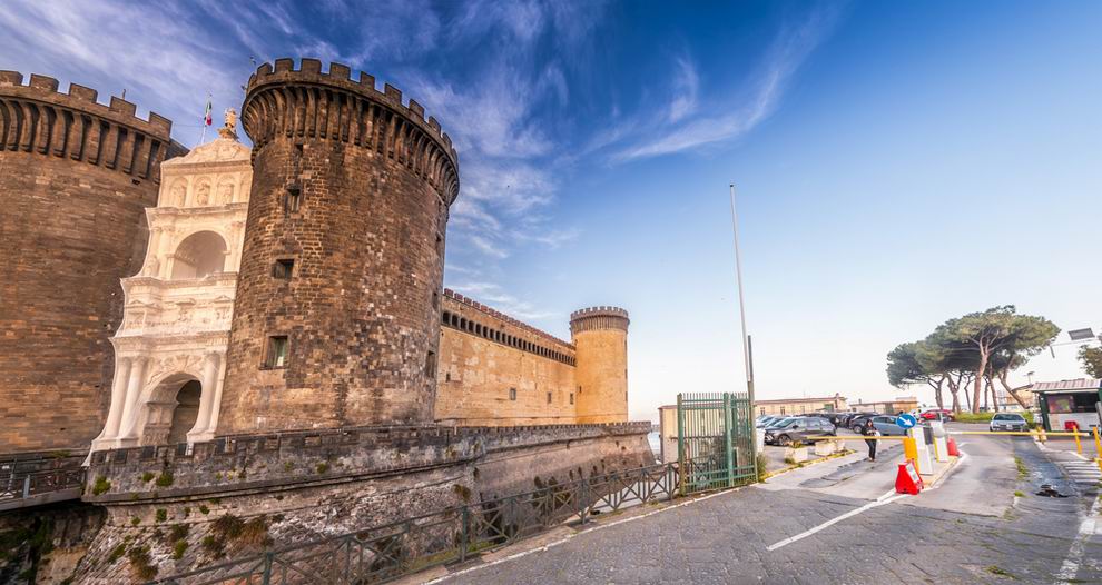 castel nuovo nápoly