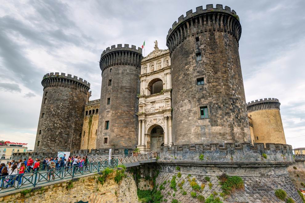 castel nuovo nápoly