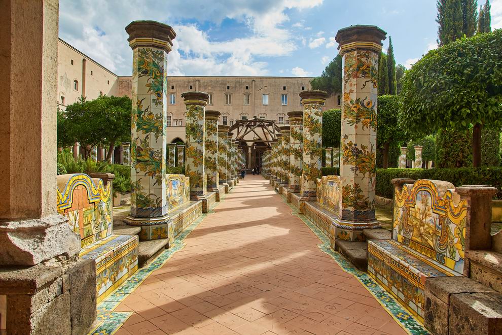 Santa Chiara kolostorkert Nápoly