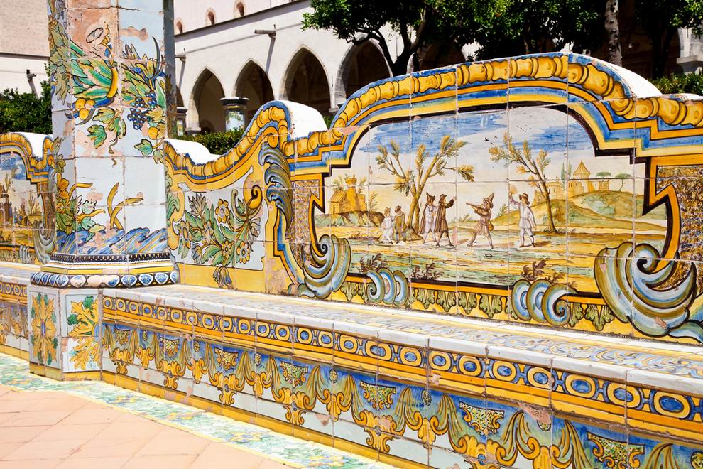 Santa Chiara kolostor majolika díszítés