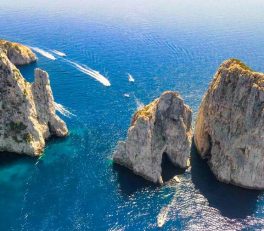 Faraglioni-sziklák - Capri-sziget